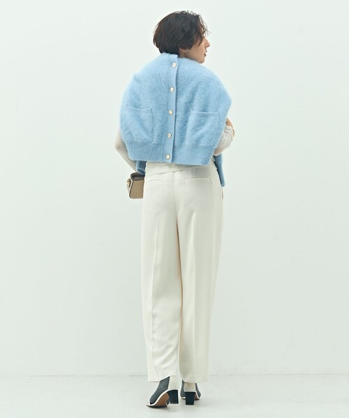 NOLLEY’S Sophi(ノーリーズソフィ)の「ウォッシャブルカシミヤシルクシアーラメドレープロンT(Tシャツ/カットソー・レディース・オフホワイト/ブラック/グレイッシュベージュ・38)」の13枚目の写真
