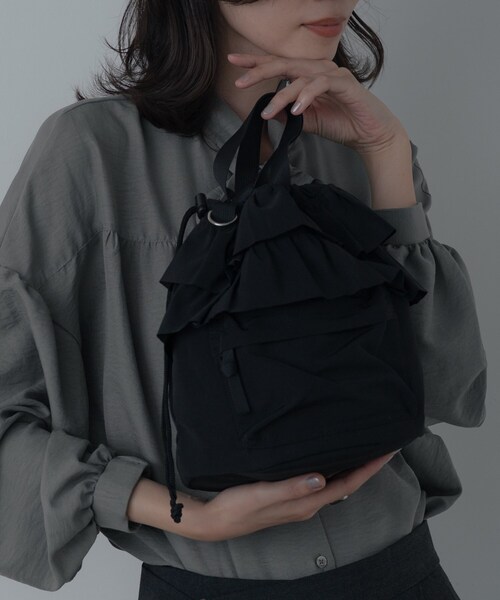 GALLEST（ギャレスト）の「フリルドロストショルダーバッグ（ショルダーバッグ・レディース・ブラック/ダークオリーブ・00）」の3枚目の写真