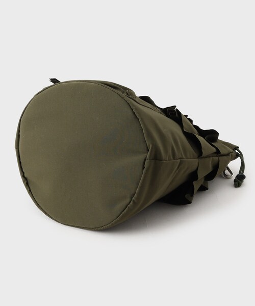 GALLEST（ギャレスト）の「フリルドロストショルダーバッグ（ショルダーバッグ・レディース・ブラック/ダークオリーブ・00）」の7枚目の写真