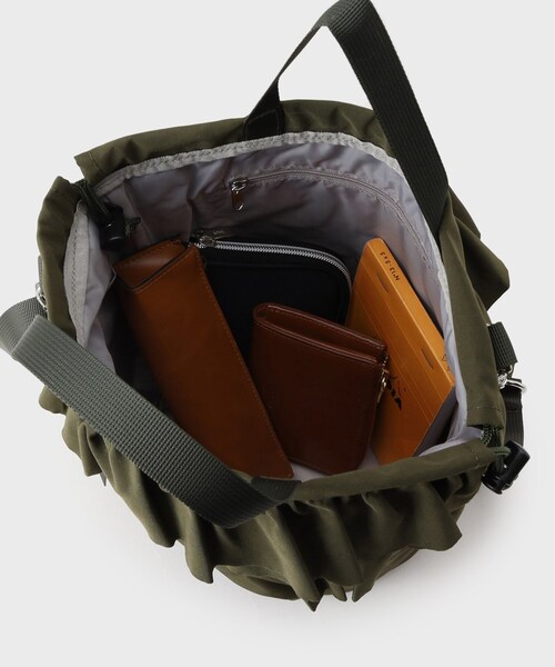 GALLEST（ギャレスト）の「フリルドロストショルダーバッグ（ショルダーバッグ・レディース・ブラック/ダークオリーブ・00）」の10枚目の写真