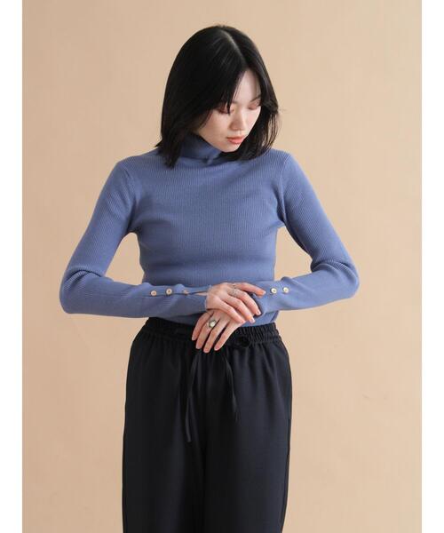 sm2rhythm（サマンサモスモスリズム）の「袖ボタンリブニットプルオーバー（ニット/セーター・レディース・レッド/ブルー/ブラック・F）」の3枚目の写真