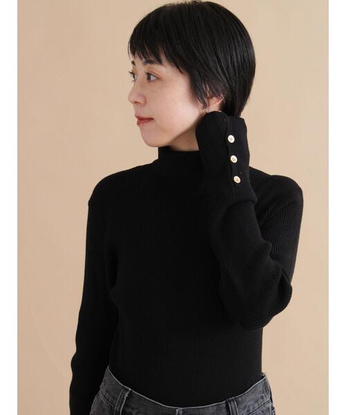 sm2rhythm（サマンサモスモスリズム）の「袖ボタンリブニットプルオーバー（ニット/セーター・レディース・レッド/ブルー/ブラック・F）」の2枚目の写真
