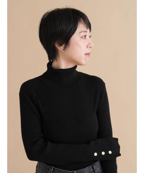 sm2rhythm（サマンサモスモスリズム）の「袖ボタンリブニットプルオーバー（ニット/セーター・レディース・レッド/ブルー/ブラック・F）」の4枚目の写真