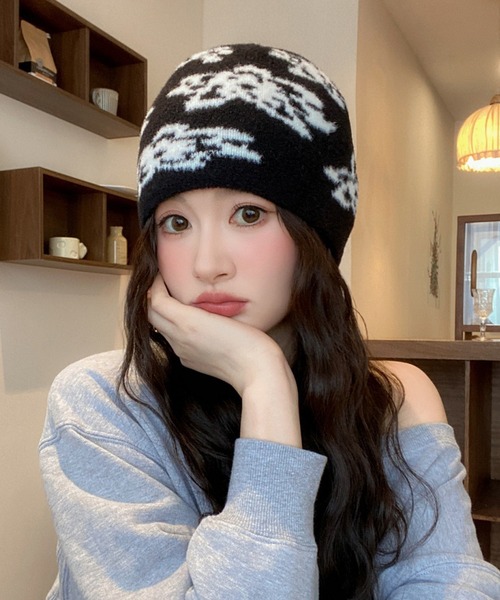 c.u.l(シーユーエル)の「ふわモコ 花柄 ビーニー ニットキャップ cula1322(ニットキャップ/ビーニー・レディース・ブラック/ブラック系その他・FREE)」の3枚目の写真