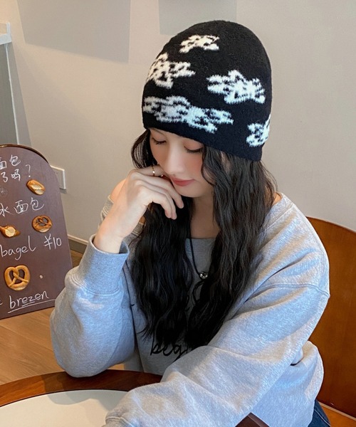 c.u.l(シーユーエル)の「ふわモコ 花柄 ビーニー ニットキャップ cula1322(ニットキャップ/ビーニー・レディース・ブラック/ブラック系その他・FREE)」の4枚目の写真