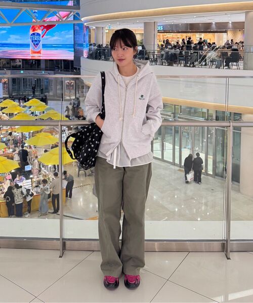 AECA(エイカ)の「EVERYDAY AECA CLOVER ZIP UP HOODIE-BLACK(パーカー・レディース・その他・SMALL/MEDIUM/LARGE/W/X-LARGE)」の6枚目の写真