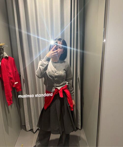 MUSINSA STANDARD WOMAN（ムシンサスタンダードウーマン）の「ウィメンズプリーツスカートレイヤードスラックス[ミディアムグレー]（スラックス・レディース・その他・26/27/28/29/34/32/30/31/24/25）」の13枚目の写真