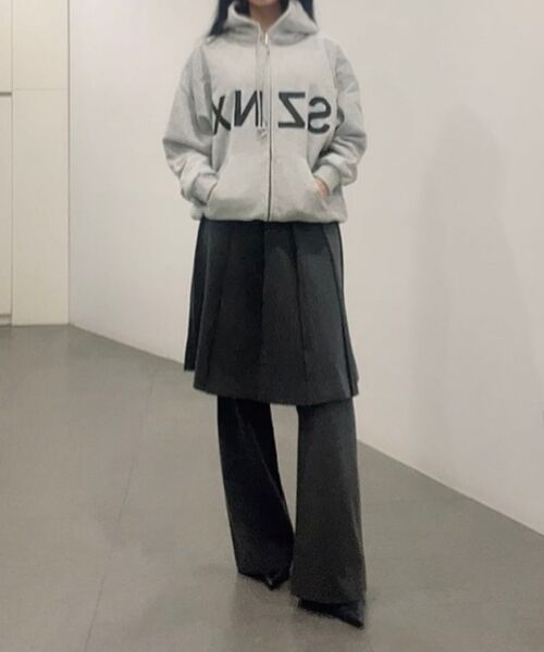 MUSINSA STANDARD WOMAN（ムシンサスタンダードウーマン）の「ウィメンズプリーツスカートレイヤードスラックス[ミディアムグレー]（スラックス・レディース・その他・26/27/28/29/34/32/30/31/24/25）」の6枚目の写真