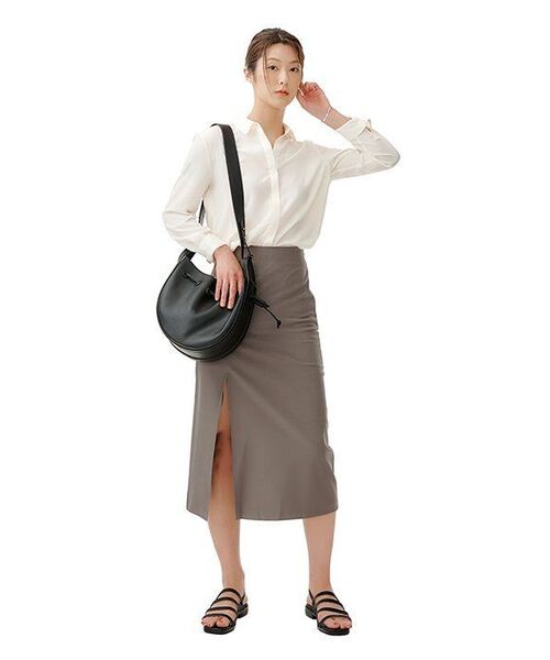 MUSINSA STANDARD WOMAN（ムシンサスタンダードウーマン）の「レディースハイウエストスリットロングスカート【ダスティベージュ】（スカート・レディース・その他・SMALL/MEDIUM/LARGE/X-SMALL）」の7枚目の写真