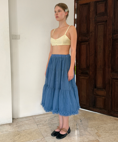 SINOON（シヌーン）の「[レッドベルベット JOIE 着用] Three Button Layered Bustier (Cream Yellow)（Tシャツ/カットソー・レディース・イエロー・FREE）」の2枚目の写真