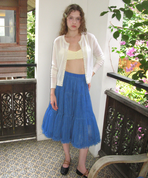 SINOON（シヌーン）の「[レッドベルベット JOIE 着用] Three Button Layered Bustier (Cream Yellow)（Tシャツ/カットソー・レディース・イエロー・FREE）」の3枚目の写真