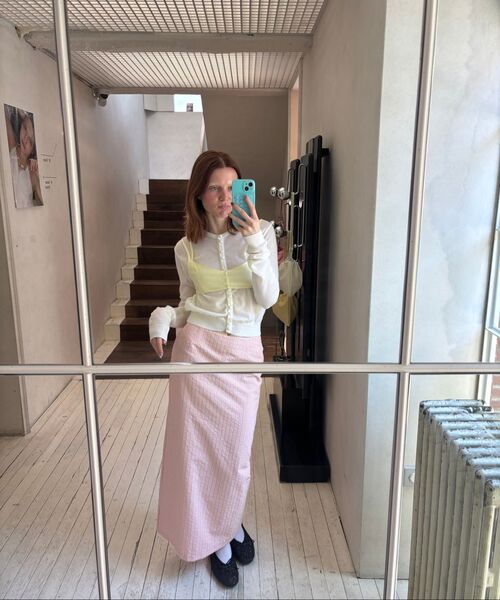 SINOON（シヌーン）の「[レッドベルベット JOIE 着用] Three Button Layered Bustier (Cream Yellow)（Tシャツ/カットソー・レディース・イエロー・FREE）」の5枚目の写真
