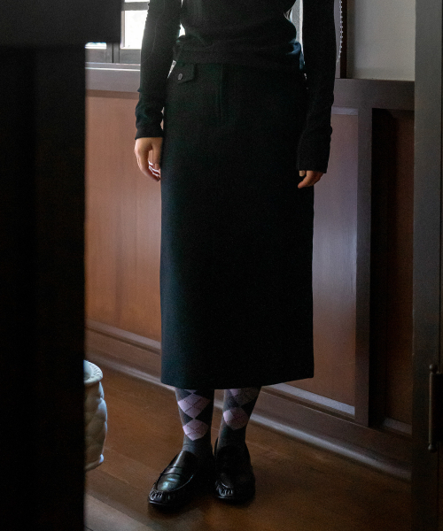 TTUDEMENT(トュードメント)の「H-LINE POCKET SKIRT BLACK(スカート・レディース・その他・SMALL/MEDIUM/LARGE)」の2枚目の写真