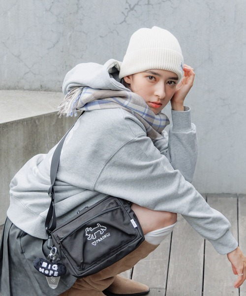 ALAND(エーランド)の「【UNISEX】 ALAND×INAPSQUARE/スウェットフーディー(ウラケ)(スウェット・レディース・グレー/ブラック/ネイビー・LARGE/SMALL)」の9枚目の写真