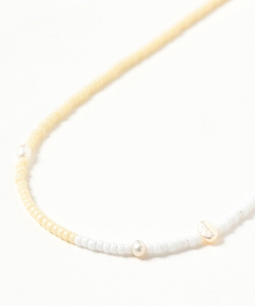 BEAMS BOY（ビームスボーイ）の「淡水パール × ビーズ ネックレス（ネックレス・レディース・ピンク/ホワイト/イエロー・ONE SIZE）」の4枚目の写真