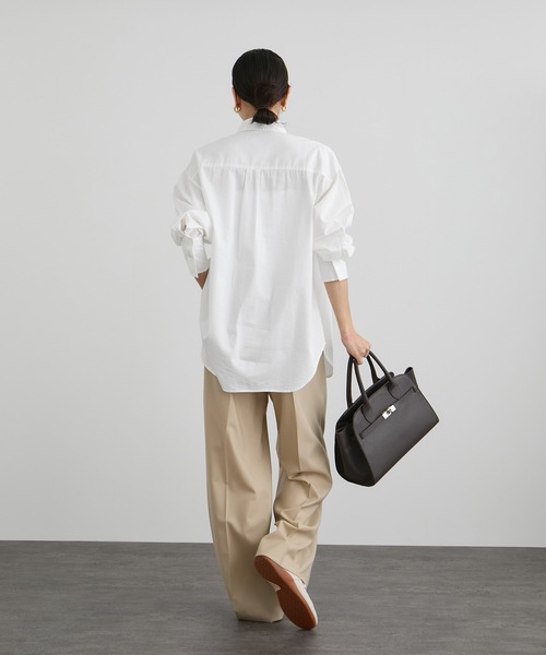 SALON adam et rope'(サロン アダム エ ロペ)の「オーバーダイコットンサテンシャツ(シャツ/ブラウス・レディース・サックスブルー/ホワイト・FREE)」の8枚目の写真