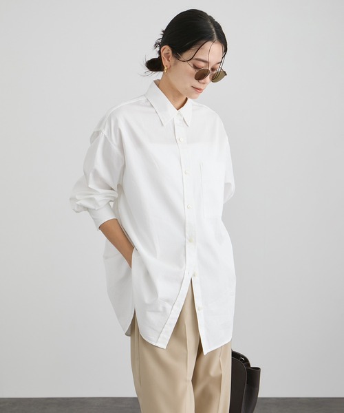 SALON adam et rope'(サロン アダム エ ロペ)の「オーバーダイコットンサテンシャツ(シャツ/ブラウス・レディース・サックスブルー/ホワイト・FREE)」の9枚目の写真