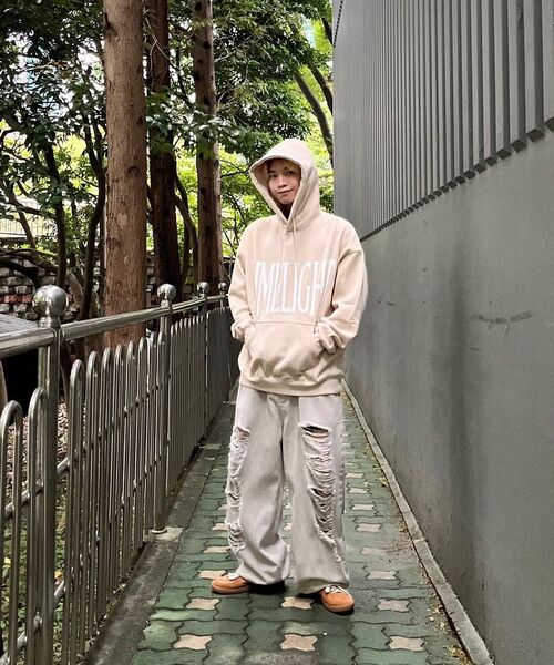 LIMELIGHT APPAREL(ライムライトアパレル)の「アパレルビッグロゴフードオーバーサイズ(サンド/ホワイト)(パーカー・メンズ・その他・MEDIUM/LARGE/X-LARGE)」の5枚目の写真