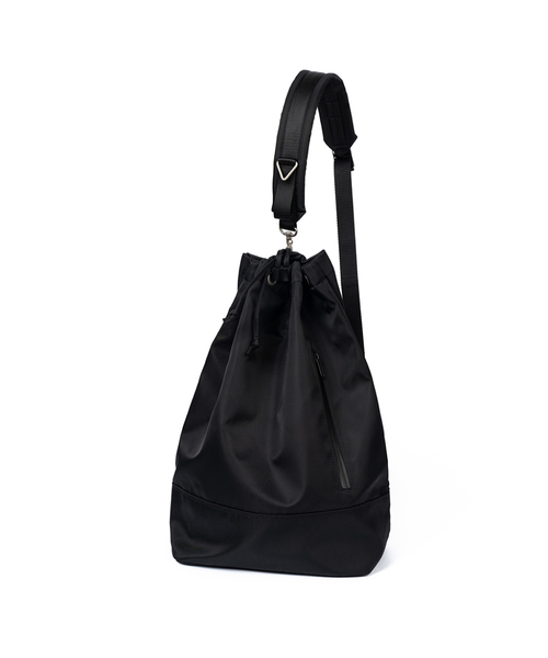HAH ARCHIVE(ハーアーカイブ)の「2-Way Waterloo Nylon Duffel Bag (Black)(メッセンジャーバッグ・レディース・ブラック・FREE)」の1枚目の写真