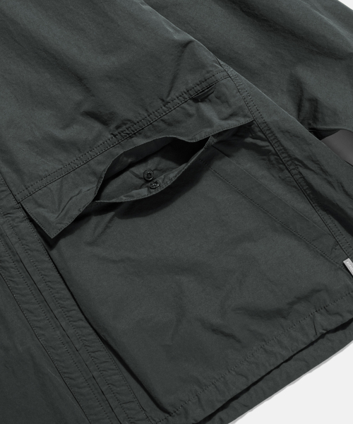 ESPIONAGE(エスピオナジ)の「Traveler Hooded Jacket Dark Grey(ナイロンジャケット・メンズ・その他・MEDIUM/X-LARGE)」の7枚目の写真