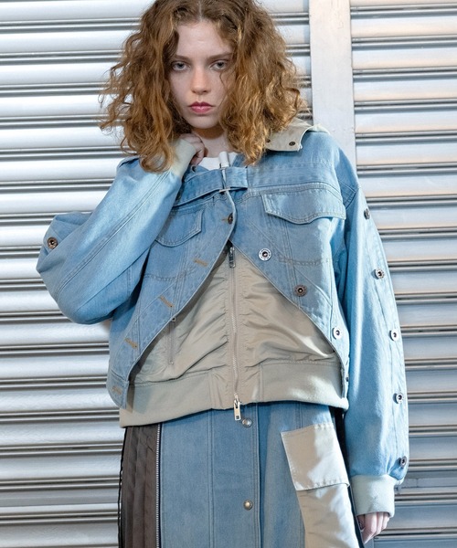 AULA AILA(アウラアイラ)の「【AVIREX】ナイロン×デニムブルゾン(ブルゾン・レディース・ライトブルー/ブルー・0)」の1枚目の写真