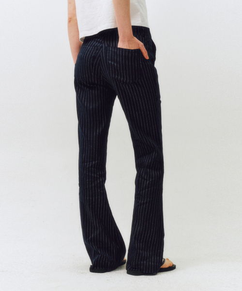 CITTA(シータ)の「リネンピンストライプブーツカットパンツ_CTB550(ネイビー)(スラックス・レディース・ネイビー・SMALL/MEDIUM/LARGE)」の3枚目の写真