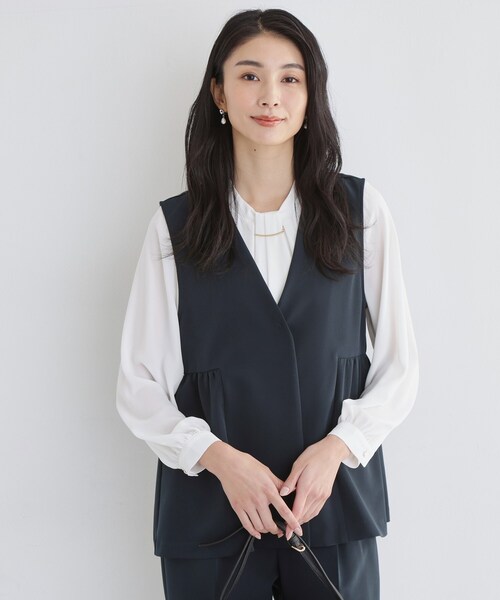 THE SHOP TK （ザ ショップ ティーケー ）の「【通勤・セレモニー】ダブルクロス ペプラムジレ/セットアップ可（ベスト・レディース・ブラック/ベージュ/ネイビー・12/13）」の15枚目の写真