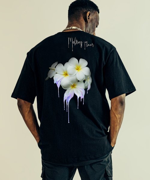BEOM(ボム)の「メルティングフラワー オーバーサイズ Tシャツ ブラック(Tシャツ/カットソー・メンズ・その他・1/2)」の1枚目の写真