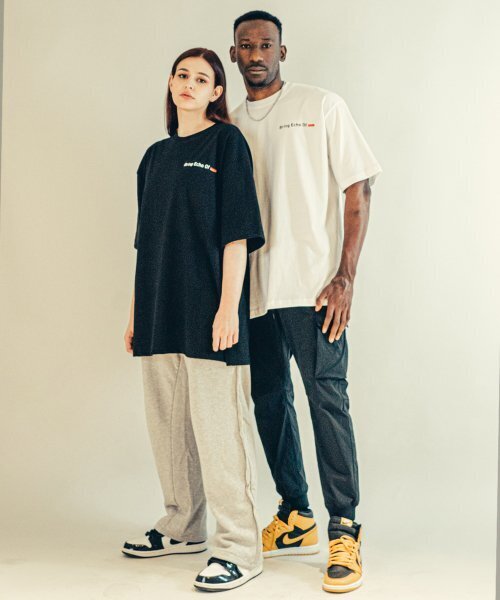 BEOM(ボム)の「メルティングフラワー オーバーサイズ Tシャツ ブラック(Tシャツ/カットソー・メンズ・その他・1/2)」の6枚目の写真