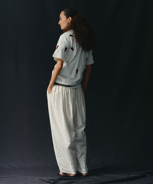 GALLARDAGALANTE（ガリャルダガランテ）の「【Dhritië】【手洗い可】ギャザーワイドパンツ（その他パンツ・レディース・オフホワイト/ブラック・FREE）」の5枚目の写真