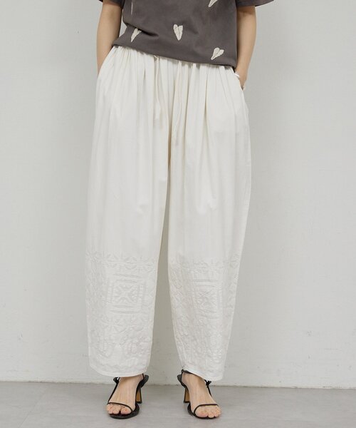 GALLARDAGALANTE（ガリャルダガランテ）の「【Dhritië】【手洗い可】ギャザーワイドパンツ（その他パンツ・レディース・オフホワイト/ブラック・FREE）」の7枚目の写真