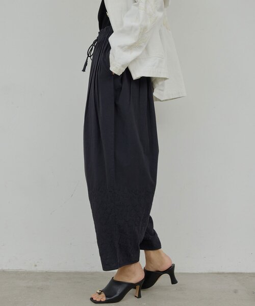 GALLARDAGALANTE（ガリャルダガランテ）の「【Dhritië】【手洗い可】ギャザーワイドパンツ（その他パンツ・レディース・オフホワイト/ブラック・FREE）」の14枚目の写真