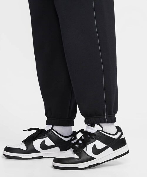 NIKE(ナイキ)の「ナイキ スポーツウェア フェニックス フリース ウィメンズ オーバーサイズド ハイウエスト グラフィック パンツ / Nike Sportswear Phoenix Fleece Women's Oversized High-Waisted Graphic Pants IF0255-010 Black(スウェットパンツ・レディース・ブラック・L/M/S/XS/XL)」の7枚目の写真