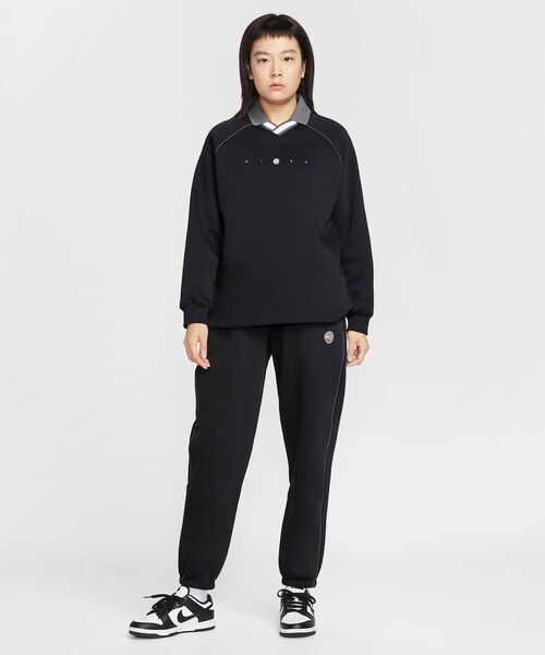 NIKE(ナイキ)の「ナイキ スポーツウェア フェニックス フリース ウィメンズ オーバーサイズド ハイウエスト グラフィック パンツ / Nike Sportswear Phoenix Fleece Women's Oversized High-Waisted Graphic Pants IF0255-010 Black(スウェットパンツ・レディース・ブラック・L/M/S/XS/XL)」の2枚目の写真