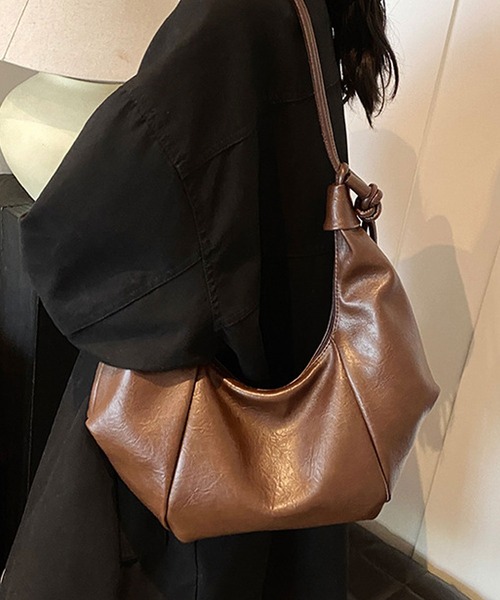 florist(フローリスト)の「レザータッチクロワッサンショルダーバッグ/ハンドバッグ(ショルダーバッグ・レディース・モカ/ブラック/オフホワイト/ブラウン・FREE)」の4枚目の写真