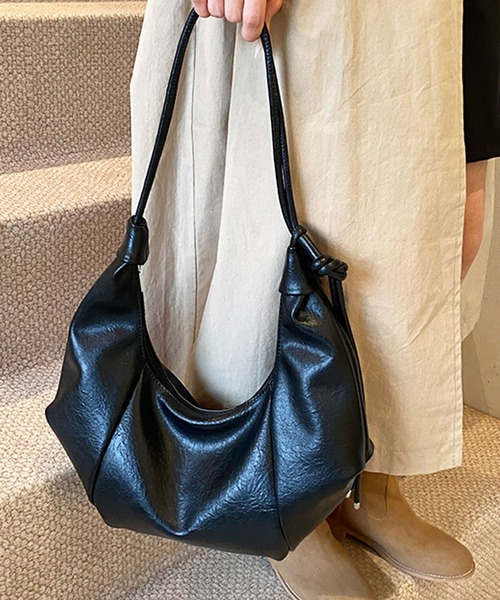 florist(フローリスト)の「レザータッチクロワッサンショルダーバッグ/ハンドバッグ(ショルダーバッグ・レディース・モカ/ブラック/オフホワイト/ブラウン・FREE)」の9枚目の写真