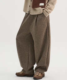 TRIP LE SENS（トリップ ル センス）の「[F/W]ネフ テクスチャー ワンタック カーブド バンディング パンツ_メラン ブラウン（スウェットパンツ）」