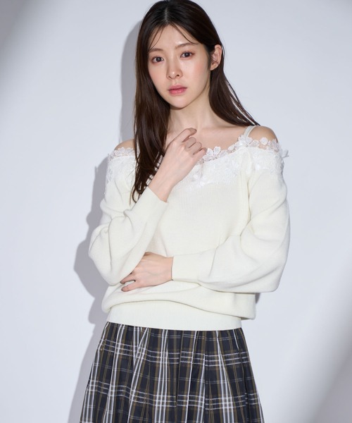 NOELA(ノエラ)の「オフショルレーストリムニット(ニット/セーター・レディース・グレー/オフホワイト/ピンク・フリー)」の5枚目の写真