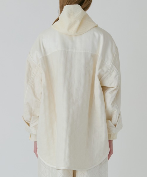 LE CIEL BLEU（ルシェルブルー）の「シャイニーキルテッドシャツジャケット / Shiny Quilted Shirt Jacket（シャツ/ブラウス・レディース・ネイビー/ホワイト・36）」の9枚目の写真