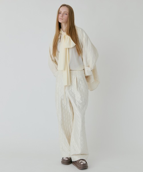 LE CIEL BLEU（ルシェルブルー）の「シャイニーキルテッドシャツジャケット / Shiny Quilted Shirt Jacket（シャツ/ブラウス・レディース・ネイビー/ホワイト・36）」の5枚目の写真