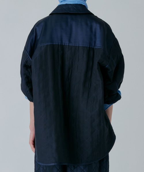 LE CIEL BLEU（ルシェルブルー）の「シャイニーキルテッドシャツジャケット / Shiny Quilted Shirt Jacket（シャツ/ブラウス・レディース・ネイビー/ホワイト・36）」の18枚目の写真