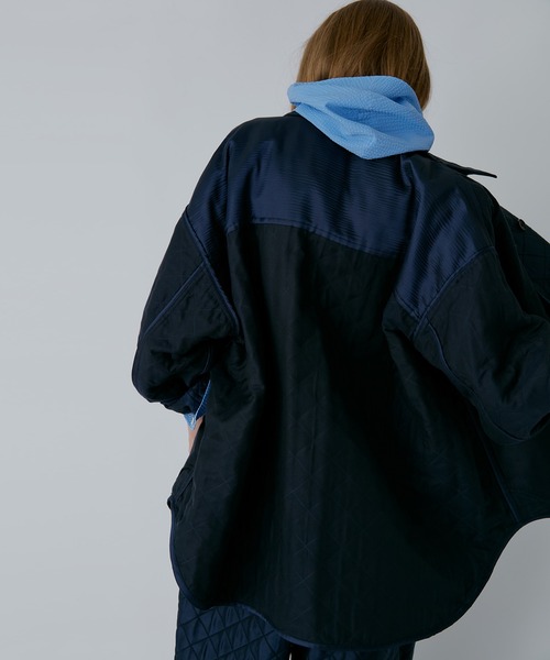 LE CIEL BLEU（ルシェルブルー）の「シャイニーキルテッドシャツジャケット / Shiny Quilted Shirt Jacket（シャツ/ブラウス・レディース・ネイビー/ホワイト・36）」の13枚目の写真