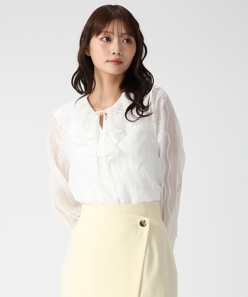 MISCH MASCH(ミッシュマッシュ)の「2026春夏新作 フラワー刺繍フリルカラーブラウス(シャツ/ブラウス・レディース・ホワイト/ブラック・フリ-)」の20枚目の写真