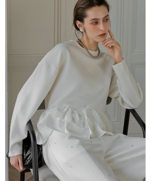 MEISM（ミズム）の「[2026S/S COLLECTION][MEISM by Re:EDIT]ダンボールスウェットウェーブフリル切替プルオーバー（スウェット・レディース・ホワイト/ブラック/グレー・LARGE/MEDIUM）」の12枚目の写真