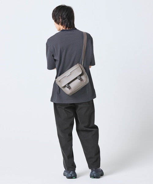 LACOSTE(ラコステ)の「オシアン レザーフラップ ショルダーバッグ(ショルダーバッグ・メンズ・グレー/ブラック・FREE)」の5枚目の写真