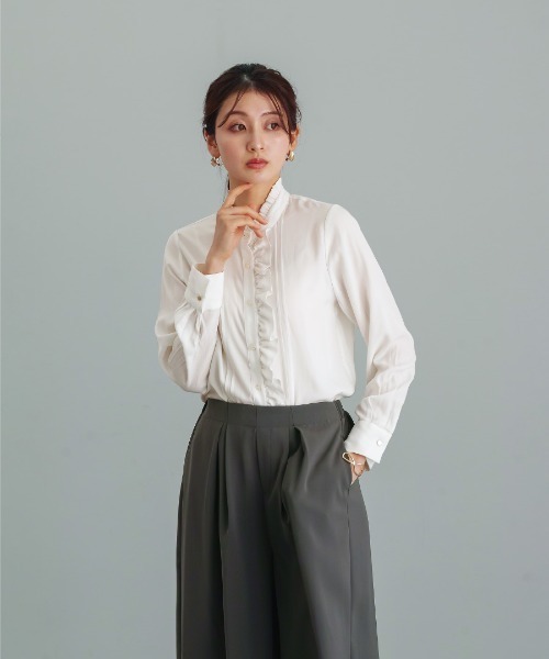 White Collection（ホワイトコレクション）の「【 さりげなく華やぐ 】ソフトピケ・アシメフリルブラウス（シャツ/ブラウス・レディース・オフホワイト/サックスブルー・M）」の6枚目の写真