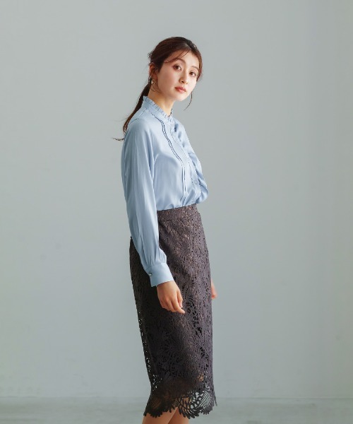 White Collection（ホワイトコレクション）の「【 さりげなく華やぐ 】ソフトピケ・アシメフリルブラウス（シャツ/ブラウス・レディース・オフホワイト/サックスブルー・M）」の10枚目の写真