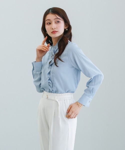 White Collection（ホワイトコレクション）の「【 さりげなく華やぐ 】ソフトピケ・アシメフリルブラウス（シャツ/ブラウス・レディース・オフホワイト/サックスブルー・M）」の12枚目の写真