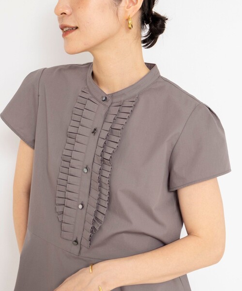 NOLLEY’S(ノーリーズ)の「ウォッシャブル前立プリーツペプラムブラウス(シャツ/ブラウス・レディース・カーキ/ブラック/ホワイト・38)」の14枚目の写真