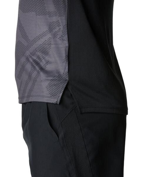 UNDER ARMOUR（アンダーアーマー）の「UAスピードストライド プリント ショートスリーブ Tシャツ（ランニング/メンズ）（Tシャツ/カットソー・メンズ・ブラック・S/2XL/XL/L/M）」の5枚目の写真